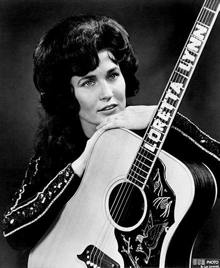 Here are the 5 Fast Facts surrounding her death as well as some interesting notes on how she wrote hits for. . Loretta lynn wiki